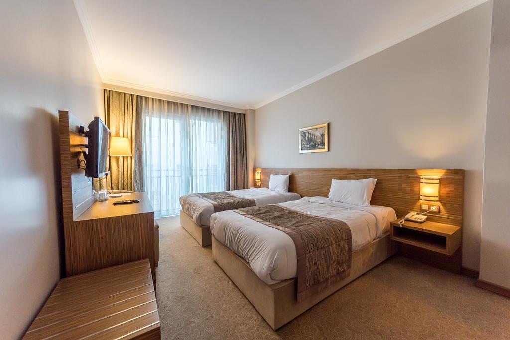 Hotel Almina Park Ντούζτζε Εξωτερικό φωτογραφία
