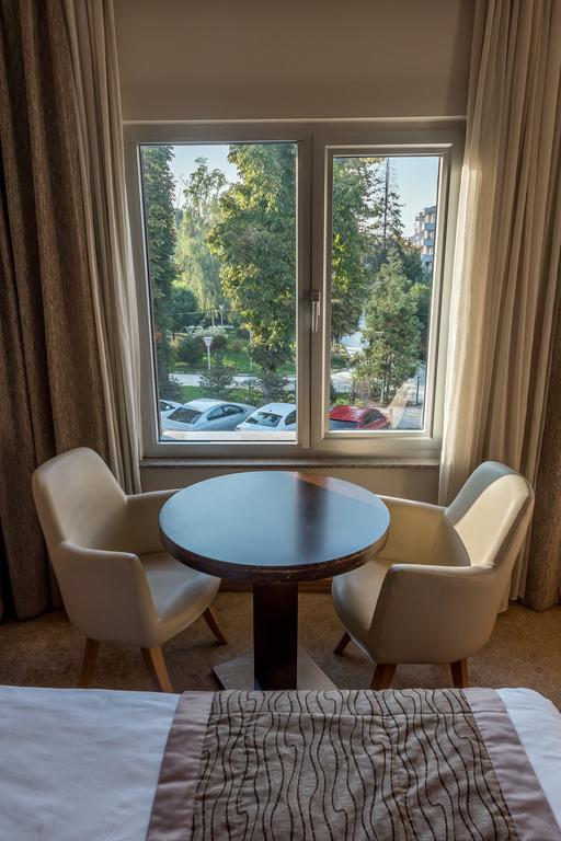 Hotel Almina Park Ντούζτζε Εξωτερικό φωτογραφία
