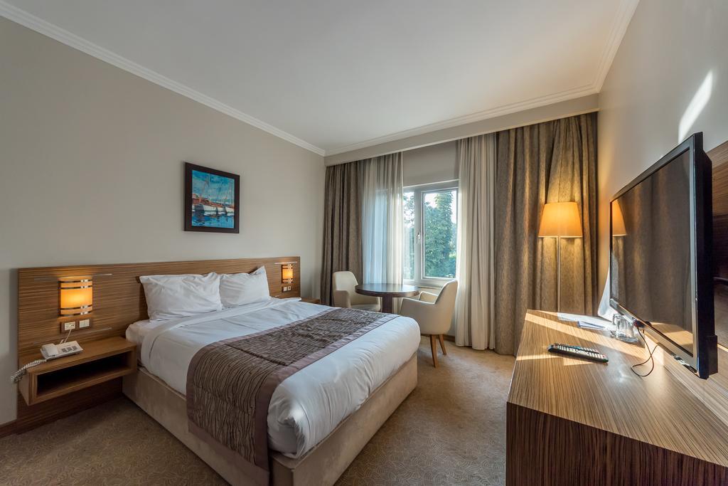 Hotel Almina Park Ντούζτζε Εξωτερικό φωτογραφία