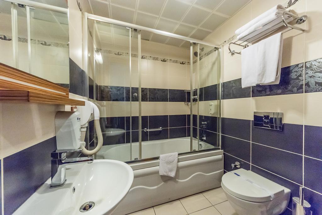 Hotel Almina Park Ντούζτζε Εξωτερικό φωτογραφία