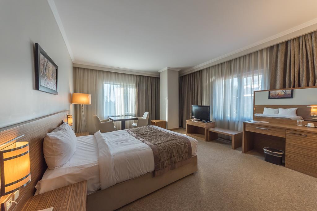 Hotel Almina Park Ντούζτζε Εξωτερικό φωτογραφία